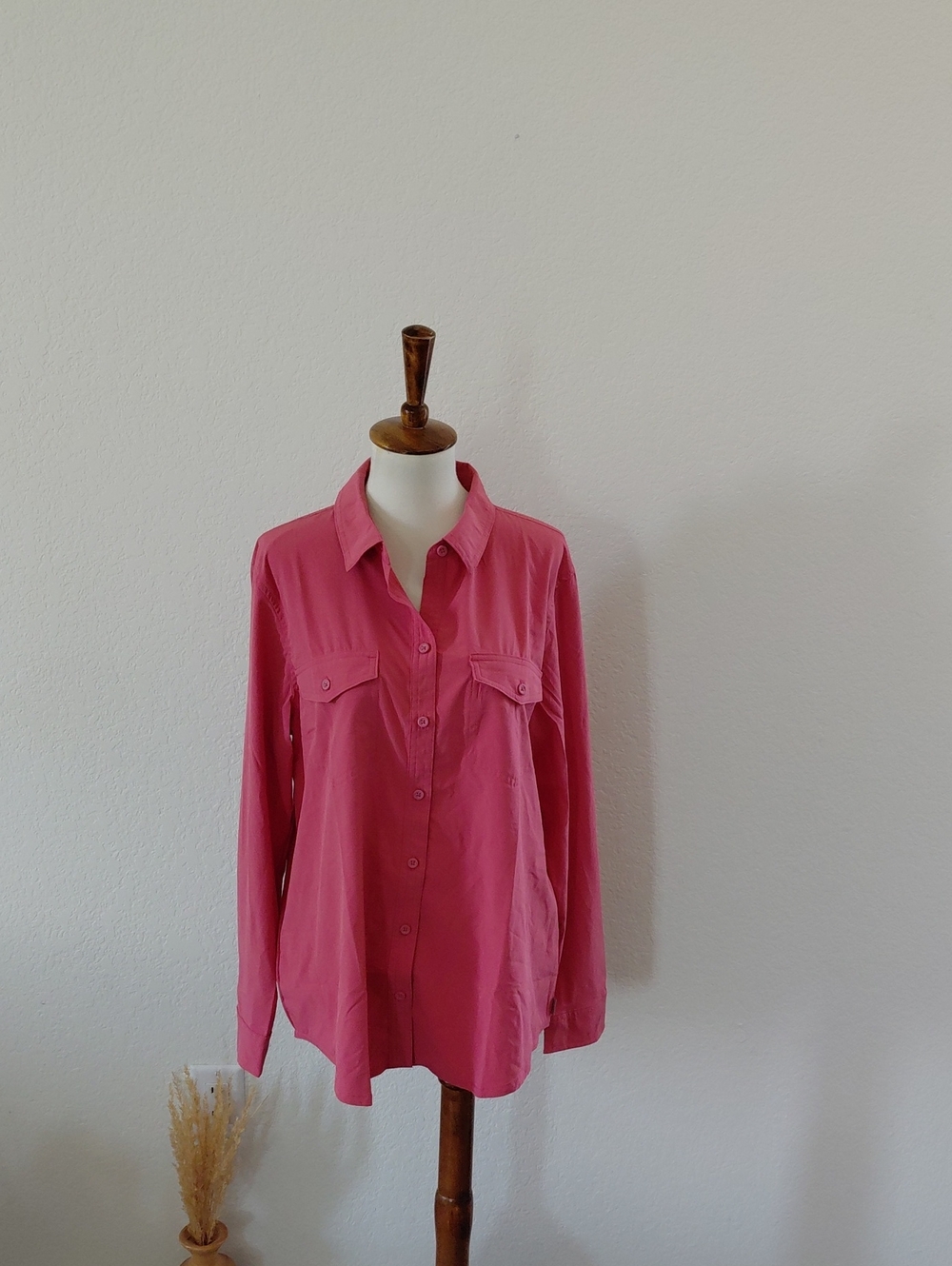 Eddie Bauer Classic Fit Button-up Blouse